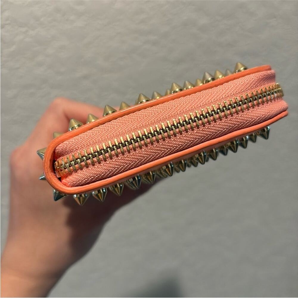 Christian Louboutin PANETTONE WALLET CALF SPIKES FLAMINGO/GOLD - Picture 4 of 12